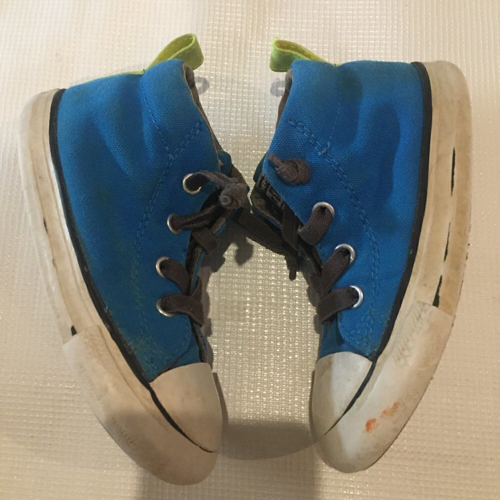 4/$20 Converse - Picture 3 of 5